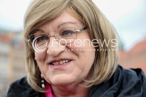  15.03.2015 WARSZAWA<br />ANNA GRODZKA ZBIERA PODPISY<br />N/Z ANNA GRODZKA<br /> 