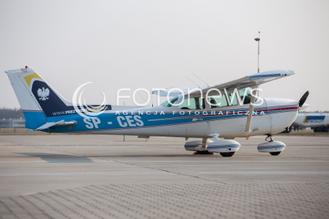  24.03.2015 LODZ<br />WIZYTA JANUSZA KORWIN-MIKKE W LODZI<br />N/Z SAMOLOT AIR KORWIN ONE<br /> 