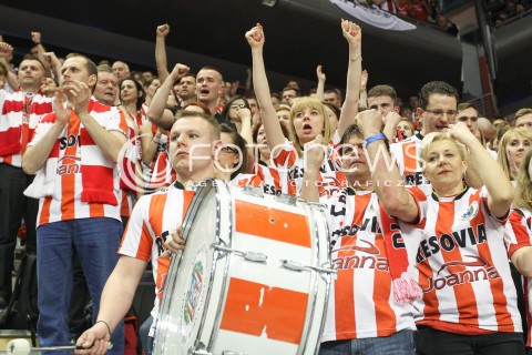  28.03.2015 BERLIN GERMANY<br />SIATKOWKA LIGA MISTRZOW MEN CEV VOLLEYBALL CHAMPIONS LEAGUE FINAL FOUR 2014/2015 - SEMIFINAL<br />MATCH ASSECO RESOVIA RZESZOW - PGE SKRA BELCHATOW<br />N/Z KIBICE ASSECO RESOVII KLUB KIBICA BEBNY PASIAKI DOPING EMOCJE<br /> 