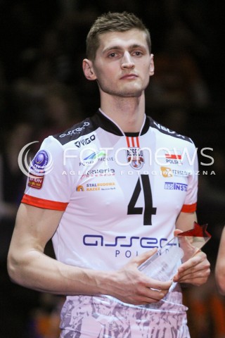  29.03.2015 BERLIN GERMANY<br />SIATKOWKA LIGA MISTRZOW MEN CEV VOLLEYBALL CHAMPIONS LEAGUE FINAL FOUR 2014/2015 - FINAL<br />MATCH ASSECO RESOVIA - ZENIT KAZAN<br />N/Z PIOTR NOWAKOWSKI NAGRODA INDYWIDUALNA<br /> 