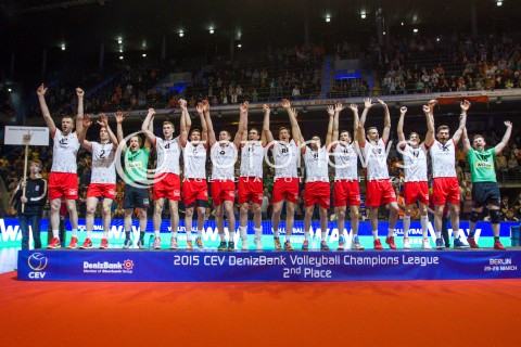  29.03.2015 BERLIN GERMANY<br />SIATKOWKA LIGA MISTRZOW MEN CEV VOLLEYBALL CHAMPIONS LEAGUE FINAL FOUR 2014/2015 - FINAL<br />MATCH ASSECO RESOVIA - ZENIT KAZAN<br />N/Z SIATKARZE ASSECO RESOVII ZDJECIE GRUPOWE GRUPOWKA - II MIEJSCE ( SREBRNY MEDAL ) - RADOSC EMOCJE MEDALE DEKORACJA<br /> 