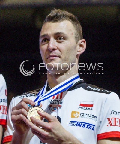  29.03.2015 BERLIN GERMANY<br />SIATKOWKA LIGA MISTRZOW MEN CEV VOLLEYBALL CHAMPIONS LEAGUE FINAL FOUR 2014/2015 - FINAL<br />MATCH ASSECO RESOVIA - ZENIT KAZAN<br />N/Z SIATKARZE DRUZYNA ASSECO RESOVII - DEKORACJA RADOSC EMOCJE - II MIEJSCE ( SREBRNY MEDAL ) - RADOSC EMOCJE MEDALE - PAUL LOTMAN<br /> 