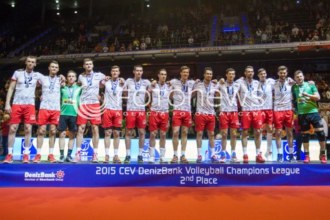  29.03.2015 BERLIN GERMANY<br />SIATKOWKA LIGA MISTRZOW MEN CEV VOLLEYBALL CHAMPIONS LEAGUE FINAL FOUR 2014/2015 - FINAL<br />MATCH ASSECO RESOVIA - ZENIT KAZAN<br />N/Z SIATKARZE ASSECO RESOVII ZDJECIE GRUPOWE GRUPOWKA - II MIEJSCE ( SREBRNY MEDAL ) - RADOSC EMOCJE MEDALE DEKORACJA<br /> 