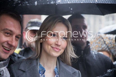  02.04.2015 LODZ<br />WIZYTA MAGDALENY OGOREK W LODZI<br />SPACER ULICA PIOTRKOWSKA<br />N/Z MAGDALENA OGOREK<br /> 