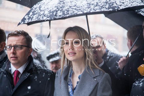  02.04.2015 LODZ<br />WIZYTA MAGDALENY OGOREK W LODZI<br />SPACER ULICA PIOTRKOWSKA<br />N/Z MAGDALENA OGOREK<br /> 