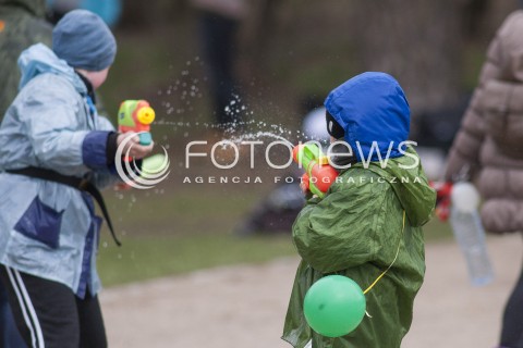  06.04.2015 ZALESIE DOLNE<br />ZDJECIE ILUSTRACYJNE <br />N/Z BITWA WODNA W LANY PONIEDZIALEK<br /> 