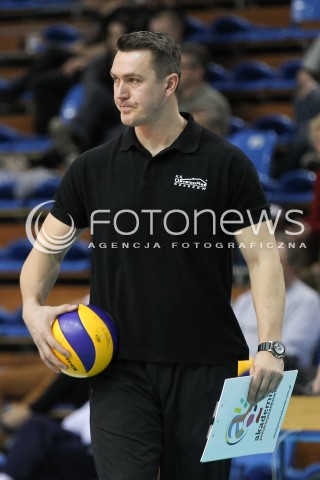  11.04.2015 RZESZOW <br />SIATKOWKA ORLEN LIGA 2014/2015 WOMEN VOLLEYBALL POLAND POLISH ORLENLIGA LEAGUE SEASON 2014/2015 <br />MECZ DEVELOPRES SKYRES RZESZOW - SK BANK LEGIONOVIA LEGIONOWO<br />N/Z MARCIN WOJTOWICZ - TRENER ( HEAD COACH ) SYLWETKA <br /> 