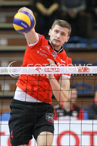  11.04.2015 RZESZOW <br />SIATKOWKA MEN VOLLEYBALL SEASON 2014/2015 <br />MECZ SPARINGOWY<br />ASSECO RESOVIA RZESZOW - VFB FRIEDRICHSHAFEN<br />N/Z PIOTR NOWAKOWSKI SYLWETKA ATAK<br /> 