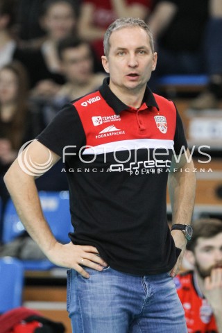  11.04.2015 RZESZOW <br />SIATKOWKA MEN VOLLEYBALL SEASON 2014/2015 <br />MECZ SPARINGOWY<br />ASSECO RESOVIA RZESZOW - VFB FRIEDRICHSHAFEN<br />N/Z ANDRZEJ KOWAL - TRENER ( HEAD COACH ) SYLWETKA <br /> 