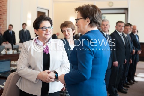  14.04.2015 WARSZAWA <br />POSIEDZENIE RADY MINISTROW <br />N/Z PREMIER EWA KOPACZ TERESA PIOTROWSKA<br /> 