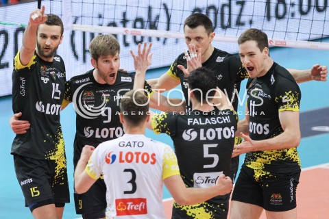  15.04.2015 RZESZOW<br />SIATKOWKA PLUSLIGA 2014/2015 MEN VOLLEYBALL POLAND POLISH PLUS LIGA LEAGUE SEASON 2014/2015 - FINAL 1. MECZ<br />MECZ ASSECO RESOVIA - LOTOS TREFL GDANSK<br />N/Z MATEUSZ MIKA SEBASTIAN SCHWARZ WOJCIECH GRZYB MURPHY TROY RADOSC EMOCJE <br /> 