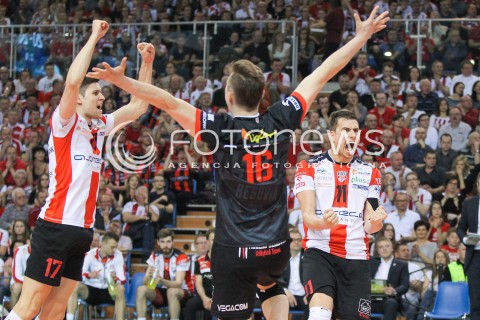  15.04.2015 RZESZOW<br />SIATKOWKA PLUSLIGA 2014/2015 MEN VOLLEYBALL POLAND POLISH PLUS LIGA LEAGUE SEASON 2014/2015 - FINAL 1. MECZ<br />MECZ ASSECO RESOVIA - LOTOS TREFL GDANSK<br />N/Z FABIAN DRZYZGA RADOSC EMOCJE NIKOLAY PENCZEV ( PENCHEV ) <br /> 