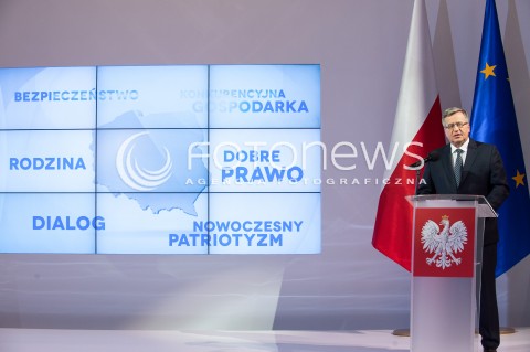  15.04.2015 WARSZAWA<br />PODSUMOWANIE 5 LAT PREZYDENTURY PREZYDENTA BRONISLAWA KOMOROWSKIEGO - LACZY NAS POLSKA<br />N/Z PREZYDENT RP BRONISLAW KOMOROWSKI<br /> 