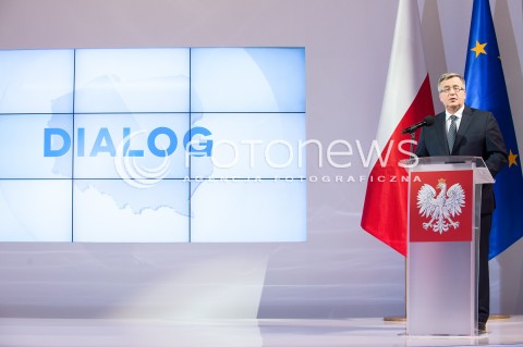  15.04.2015 WARSZAWA<br />PODSUMOWANIE 5 LAT PREZYDENTURY PREZYDENTA BRONISLAWA KOMOROWSKIEGO - LACZY NAS POLSKA<br />N/Z PREZYDENT RP BRONISLAW KOMOROWSKI<br /> 