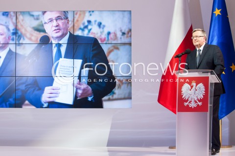  15.04.2015 WARSZAWA<br />PODSUMOWANIE 5 LAT PREZYDENTURY PREZYDENTA BRONISLAWA KOMOROWSKIEGO - LACZY NAS POLSKA<br />N/Z PREZYDENT RP BRONISLAW KOMOROWSKI<br /> 