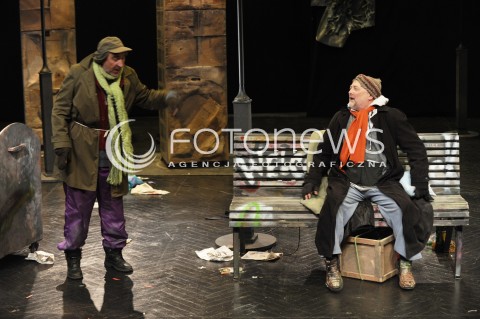  16.04.2015 WARSZAWA <br />PROBA MEDIALNA SPEKTAKLU ANTYGONA W NOWYM JORKU TEATRU IMKA<br />N/Z SIERGIEJ BIEREZKO SASZA JEWGENIJ ROMANIENKO PCHELKA<br /> 