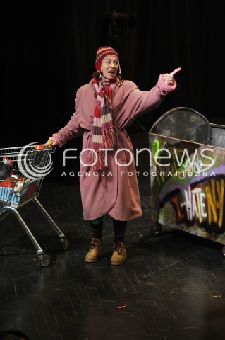  16.04.2015 WARSZAWA <br />PROBA MEDIALNA SPEKTAKLU ANTYGONA W NOWYM JORKU TEATRU IMKA<br />N/Z MAJA STRUNNIKOWA ANITA<br /> 