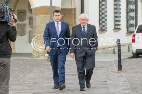  16.04.2015 RZESZOW<br />WIZYTA PRZEWODNICZACEGO SLD LESZKA MILLERA NA PODKARPACIU<br />N/Z LESZEK MILLER POSEL TOMASZ KAMINSKI<br /> 