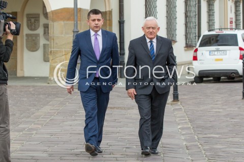  16.04.2015 RZESZOW<br />WIZYTA PRZEWODNICZACEGO SLD LESZKA MILLERA NA PODKARPACIU<br />N/Z LESZEK MILLER POSEL TOMASZ KAMINSKI<br /> 