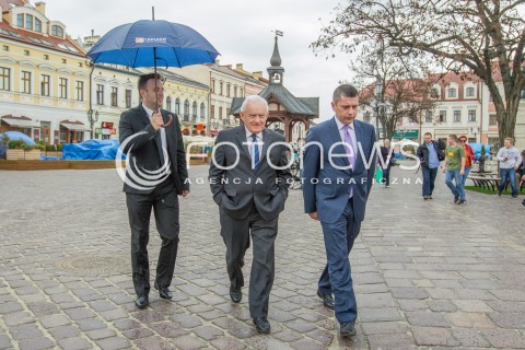  16.04.2015 RZESZOW<br />WIZYTA PRZEWODNICZACEGO SLD LESZKA MILLERA NA PODKARPACIU<br />N/Z LESZEK MILLER POSEL TOMASZ KAMINSKI<br /> 
