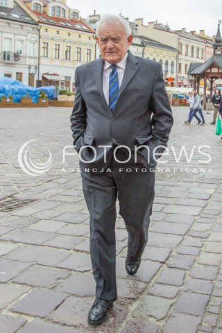  16.04.2015 RZESZOW<br />WIZYTA PRZEWODNICZACEGO SLD LESZKA MILLERA NA PODKARPACIU<br />N/Z LESZEK MILLER<br /> 