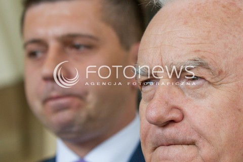  16.04.2015 RZESZOW<br />WIZYTA PRZEWODNICZACEGO SLD LESZKA MILLERA NA PODKARPACIU<br />N/Z LESZEK MILLER POSEL TOMASZ KAMINSKI<br /> 