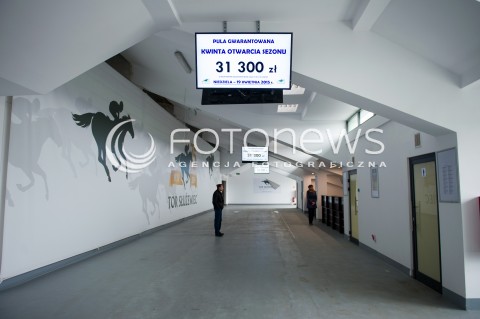  19.04.2015 WARSZAWA TOR SLUZEWIEC<br />OTWARCIE SEZONU WYSCIGOW KONNYCH 2015<br />N/Z WNETRZE<br /> 