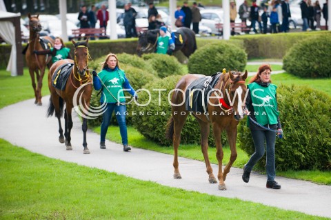  19.04.2015 WARSZAWA TOR SLUZEWIEC<br />OTWARCIE SEZONU WYSCIGOW KONNYCH 2015<br />N/Z PREZENTACJA KONI PRZED WYSCIGIEM<br /> 
