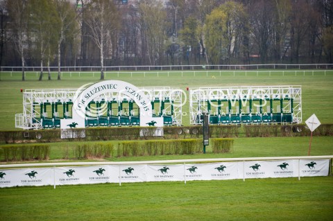  19.04.2015 WARSZAWA TOR SLUZEWIEC<br />OTWARCIE SEZONU WYSCIGOW KONNYCH 2015<br />N/Z MIEJSCA STARTOWE DLA UCZESTNIKOW<br /> 