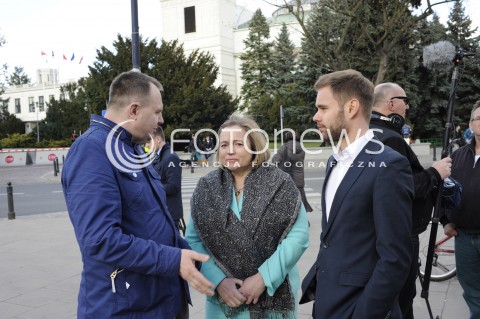  20.04.2015 WARSZAWA<br />PROTEST WOLNYCH KONOPI<br />N/Z WANDA NOWICKA JACEK KWIATKOWSKI<br /> 