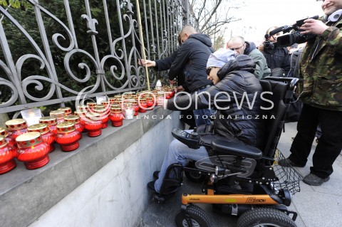  20.04.2015 WARSZAWA<br />PROTEST WOLNYCH KONOPI<br />N/Z UCZESTNICY MARSZU PRZED MINISTERSTWEM SPRAWIEDLIWOSCI<br /> 