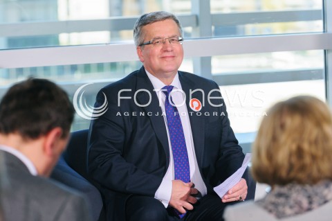  22.04.2015 WARSZAWA<br />SPOTKANIE PREZYDENTA Z MLODYMI PRZEDSIEBIORCAMI W SIEDZIBIE GOOGLE W WARSZAWIE<br />N/Z PREZYDENT RP BRONISLAW KOMOROWSKI<br /> 