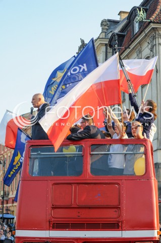  23.04.2015 WARSZAWA <br />WIELKI WIEC WYBORCZY JANUSZA KORWIN MIKKE<br />N/Z JANUSZ KORWIN MIKKE PRZEMYSLAW WIPLER<br /> 