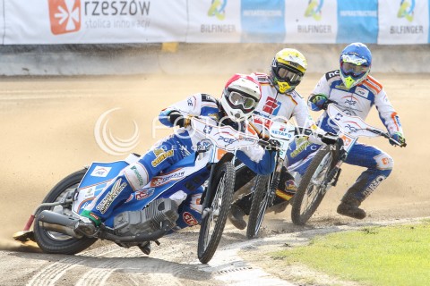  26.04.2015 RZESZOW<br />ZUZEL PGE SPEEDWAY EKSTRALIGA SEASON 2015<br />MECZ PGE STAL RZESZOW - BETARD SPARTA WROCLAW<br />N/Z BIEG NR 1: TAI WOFFINDEN (ZOLTY), PETER LJUNG (CZERWONY), MIROSLAW JABLONSKI (NIEBIESKI) <br /> 