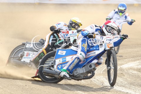  26.04.2015 RZESZOW<br />ZUZEL PGE SPEEDWAY EKSTRALIGA SEASON 2015<br />MECZ PGE STAL RZESZOW - BETARD SPARTA WROCLAW<br />N/Z BIEG NR 1: TAI WOFFINDEN (ZOLTY), PETER LJUNG (CZERWONY), MIROSLAW JABLONSKI (NIEBIESKI) <br /> 