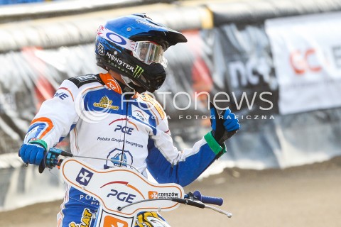  26.04.2015 RZESZOW<br />ZUZEL PGE SPEEDWAY EKSTRALIGA SEASON 2015<br />MECZ PGE STAL RZESZOW - BETARD SPARTA WROCLAW<br />N/Z GREG HANCOCK (NIEBIESKI) RADOSC EMOCJE<br /> 