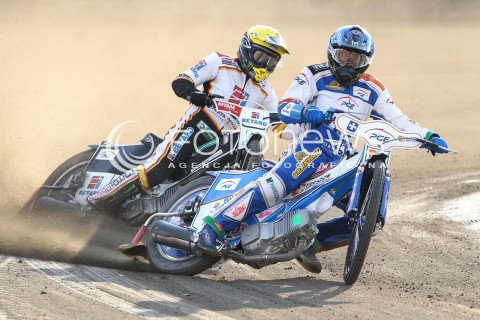  26.04.2015 RZESZOW<br />ZUZEL PGE SPEEDWAY EKSTRALIGA SEASON 2015<br />MECZ PGE STAL RZESZOW - BETARD SPARTA WROCLAW<br />N/Z BIEG NR 5: GREG HANCOCK (NIEBIESKI), TAI WOFFINDEN (ZOLTY)<br /> 