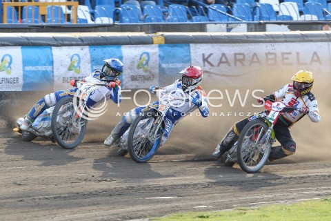  26.04.2015 RZESZOW<br />ZUZEL PGE SPEEDWAY EKSTRALIGA SEASON 2015<br />MECZ PGE STAL RZESZOW - BETARD SPARTA WROCLAW<br />N/Z BIEG NR 6: TOMASZ JEDRZEJAK (ZOLTY), PETER KILDEMAND (CZERWONY), ARTUR CZAJA (NIEBIESKI) <br /> 
