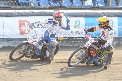  26.04.2015 RZESZOW<br />ZUZEL PGE SPEEDWAY EKSTRALIGA SEASON 2015<br />MECZ PGE STAL RZESZOW - BETARD SPARTA WROCLAW<br />N/Z BIEG NR 6: TOMASZ JEDRZEJAK (ZOLTY), PETER KILDEMAND (CZERWONY) PRETENSJE EMOCJE<br /> 