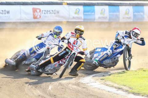  26.04.2015 RZESZOW<br />ZUZEL PGE SPEEDWAY EKSTRALIGA SEASON 2015<br />MECZ PGE STAL RZESZOW - BETARD SPARTA WROCLAW<br />N/Z PETER LJUNG (CZERWONY), MACIEJ JANOWSKI (ZOLTY), MIROSLAW JABLONSKI ( NIEBIESKI)<br /> 