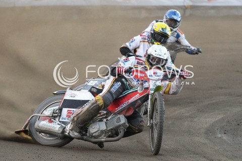  26.04.2015 RZESZOW<br />ZUZEL PGE SPEEDWAY EKSTRALIGA SEASON 2015<br />MECZ PGE STAL RZESZOW - BETARD SPARTA WROCLAW<br />N/Z BIEG NR 14: TAI WOFFINDEN (ZOLTY), TOMASZ JEDRZEJAK (BIALY), PETER KILDEMAND (NIEBIESKI)<br /> 