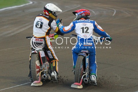  26.04.2015 RZESZOW<br />ZUZEL PGE SPEEDWAY EKSTRALIGA SEASON 2015<br />MECZ PGE STAL RZESZOW - BETARD SPARTA WROCLAW<br />N/Z BIEG NR 14: GREG HANCOCK (CZERWONY), TOMASZ JEDRZEJAK (BIALY) PODZIEKOWANIE EMOCJE<br /> 