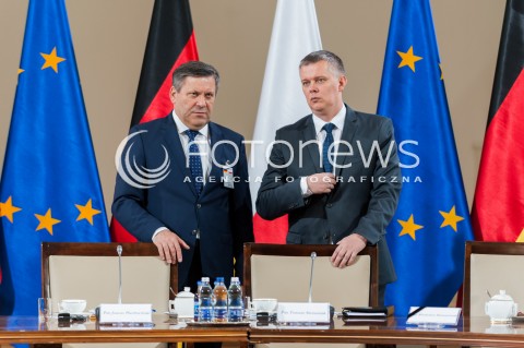  27.04.2015 WARSZAWA<br />POLSKO NIEMIECKIE KONSULTACJE MIEDZYRZADOWE<br />N/Z JANUSZ PIECHOCINSKI TOMASZ SIEMONIAK<br /> 