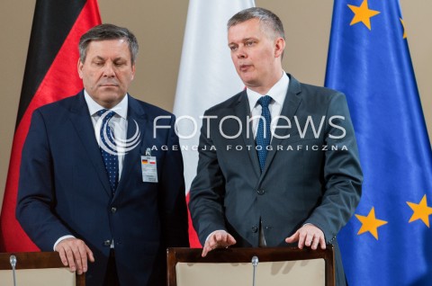  27.04.2015 WARSZAWA<br />POLSKO NIEMIECKIE KONSULTACJE MIEDZYRZADOWE<br />N/Z JANUSZ PIECHOCINSKI TOMASZ SIEMONIAK<br /> 