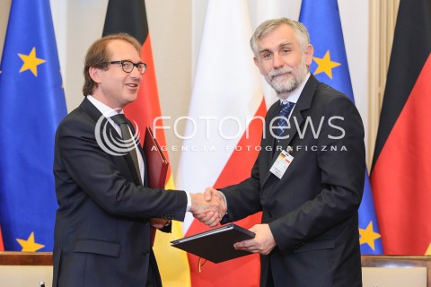  27.04.2015 WARSZAWA<br />POLSKO NIEMIECKIE KONSULTACJE MIEDZYRZADOWE<br />KONFERENCJA PRASOWA<br />N/Z MINISTER SRODOWISKA MECIEJ GRABOWSKI ALEKSANDER DOBRINDT<br /> 