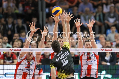  28.04.2015 RZESZOW<br />SIATKOWKA PLUSLIGA 2014/2015 MEN VOLLEYBALL POLAND POLISH PLUS LIGA LEAGUE SEASON 2014/2015 FINAL 3. MECZ<br />MECZ ASSECO RESOVIA - LOTOS TREFL GDANSK<br />N/Z JOCHEN SCHOPS PIOTR NOWAKOWSKI RAFAL BUSZEK <br /> 