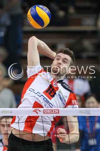  28.04.2015 RZESZOW<br />SIATKOWKA PLUSLIGA 2014/2015 MEN VOLLEYBALL POLAND POLISH PLUS LIGA LEAGUE SEASON 2014/2015 FINAL 3. MECZ<br />MECZ ASSECO RESOVIA - LOTOS TREFL GDANSK<br />N/Z DAWID DRYJA SYLWETKA ATAK<br /> 