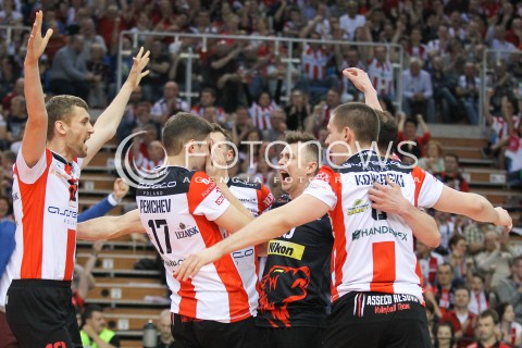  28.04.2015 RZESZOW<br />SIATKOWKA PLUSLIGA 2014/2015 MEN VOLLEYBALL POLAND POLISH PLUS LIGA LEAGUE SEASON 2014/2015 FINAL 3. MECZ<br />MECZ ASSECO RESOVIA - LOTOS TREFL GDANSK<br />N/Z KRZYSZTOF IGNACZAK LUKASZ PERLOWSKI NIKOLAY PENCZEV ( PENCHEV ) RADOSC EMOCJE <br /> 