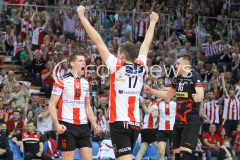  28.04.2015 RZESZOW<br />SIATKOWKA PLUSLIGA 2014/2015 MEN VOLLEYBALL POLAND POLISH PLUS LIGA LEAGUE SEASON 2014/2015 FINAL 3. MECZ<br />MECZ ASSECO RESOVIA - LOTOS TREFL GDANSK<br />N/Z DAWID KONARSKI KRZYSZTOF IGNACZAK RADOSC EMOCJE <br /> 