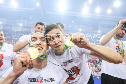  28.04.2015 RZESZOW<br />SIATKOWKA PLUSLIGA 2014/2015 MEN VOLLEYBALL POLAND POLISH PLUS LIGA LEAGUE SEASON 2014/2015 FINAL 3. MECZ<br />MECZ ASSECO RESOVIA - LOTOS TREFL GDANSK<br />N/Z NIKOLAY PENCZEV ( PENCHEV ) MARKO IVOVIC MISTRZ POLSKI 2015 ZWYCIEZCA PLUSLIGI RADOSC WYGRANA ZWYCIESTWO EMOCJE <br /> 